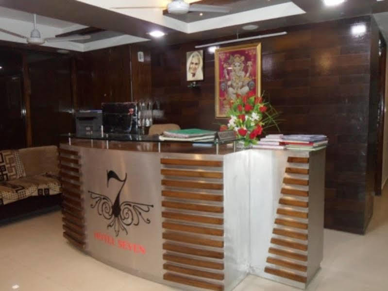 Oyo 893 Hotel Seven Ahmedabad Exterior photo