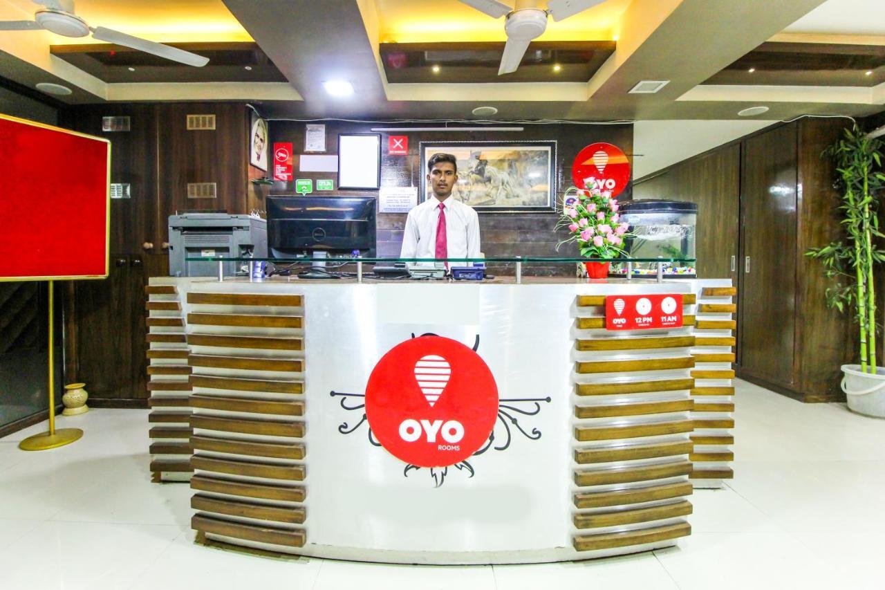 Oyo 893 Hotel Seven Ahmedabad Exterior photo