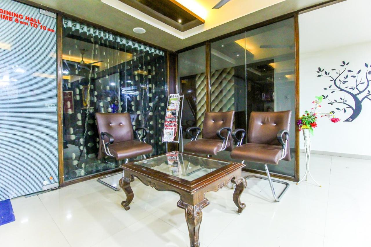 Oyo 893 Hotel Seven Ahmedabad Exterior photo